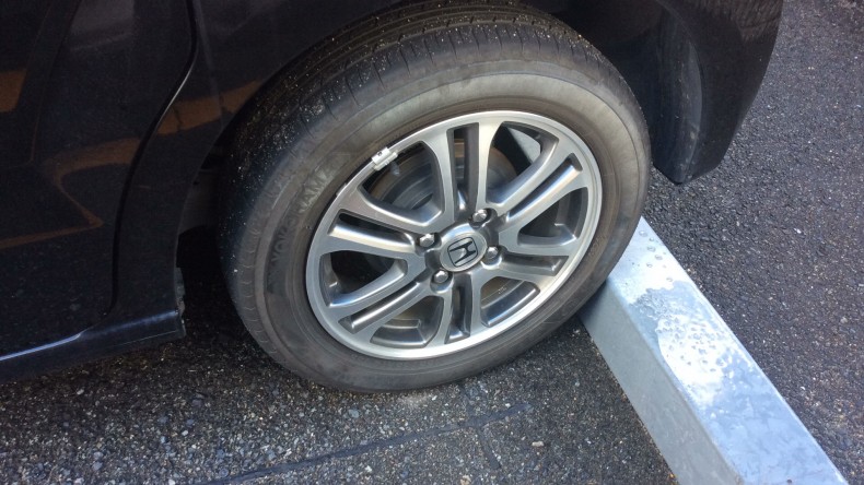 タイヤホイール前