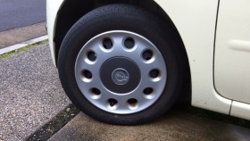 タイヤホイール前