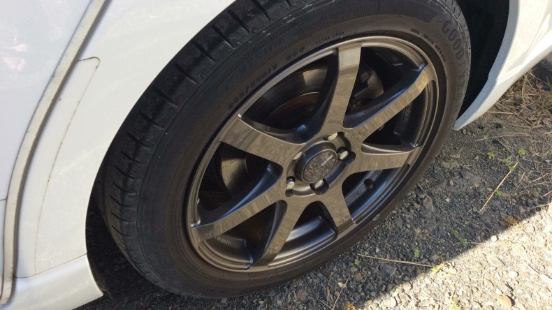 タイヤホイール前