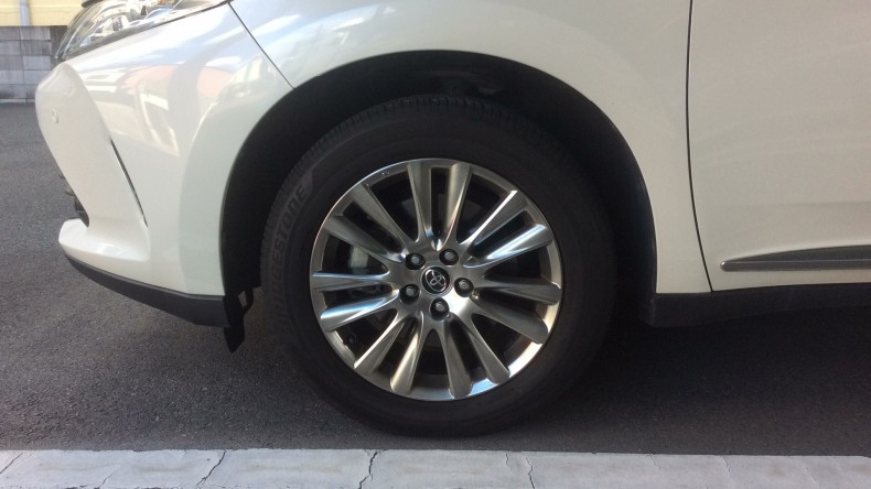 タイヤホイール前