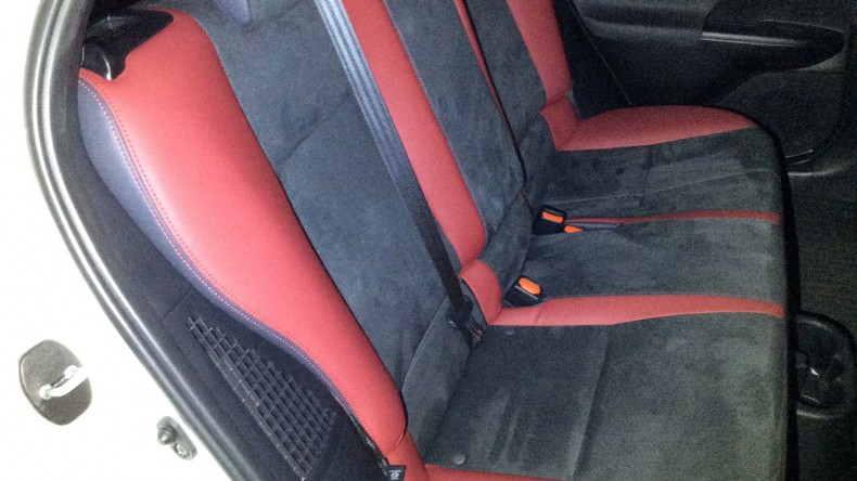 内装後方シート