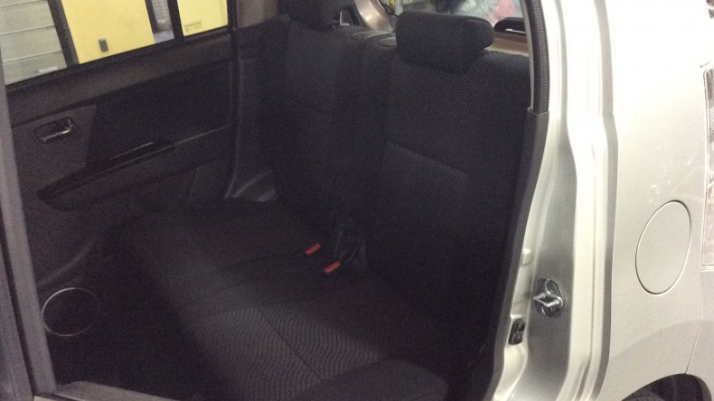 内装後方シート