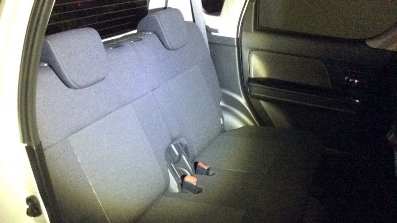 内装後方シート