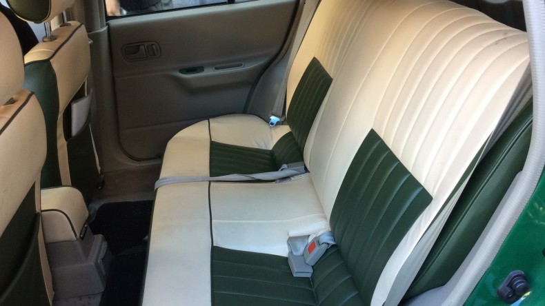 内装後方シート