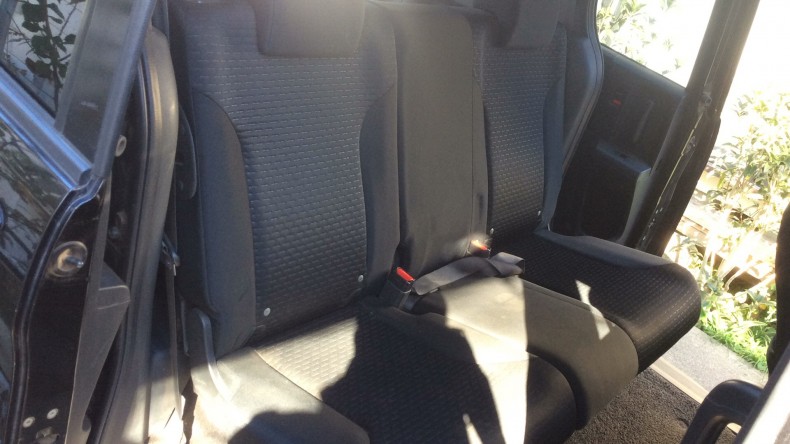 内装後方シート