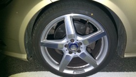 タイヤホイール前