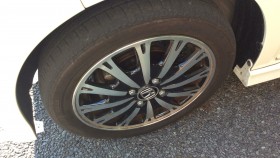 タイヤホイール前