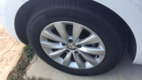 タイヤホイール前