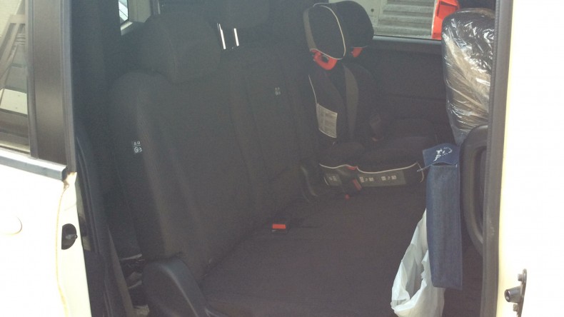 内装後方シート