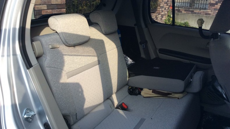 内装後方シート