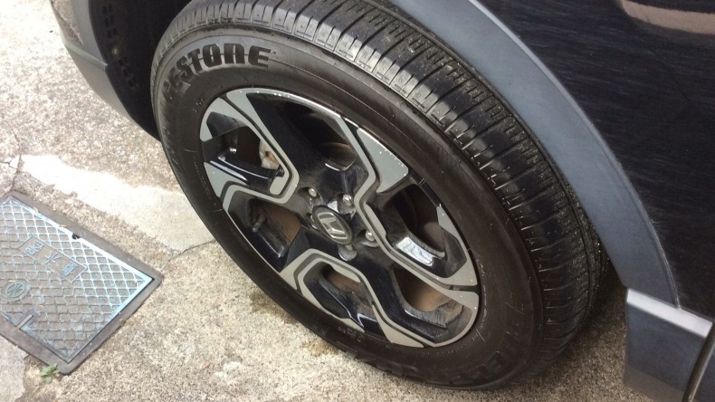 タイヤホイール前