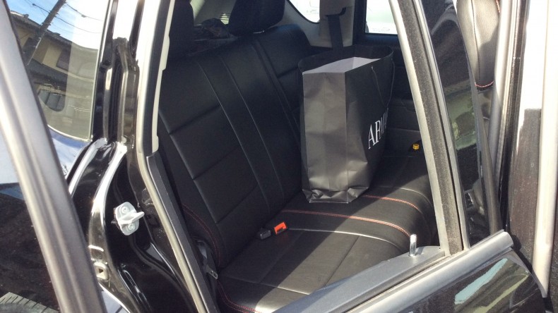 内装後方シート