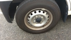 タイヤホイール前