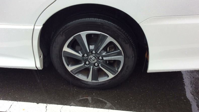 タイヤホイール前