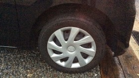 タイヤホイール前