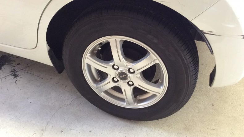 タイヤホイール前