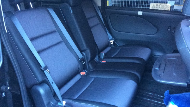 内装後方シート