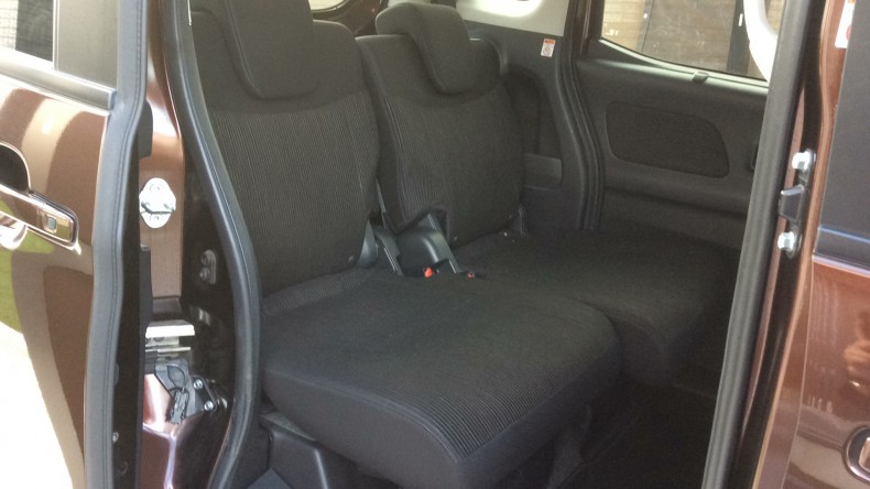 内装後方シート