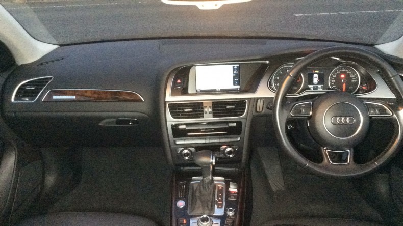 内装インパネ全体