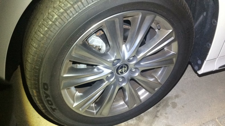 タイヤホイール前