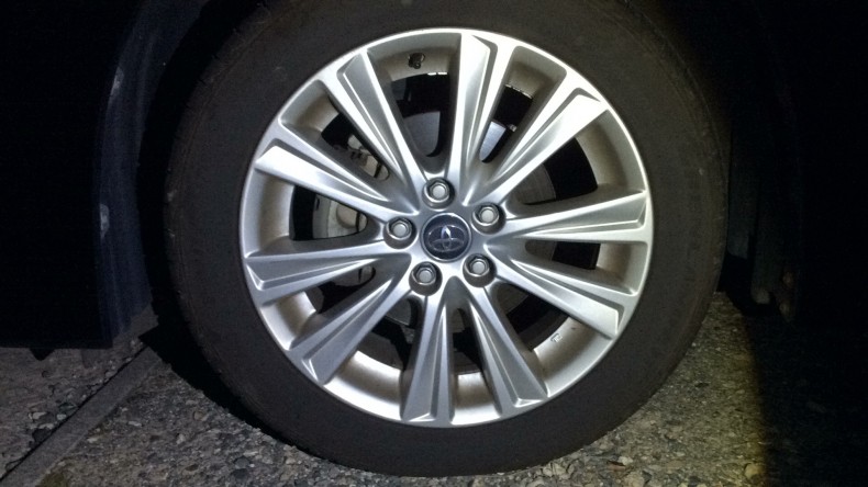 タイヤホイール前