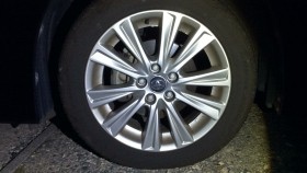 タイヤホイール前