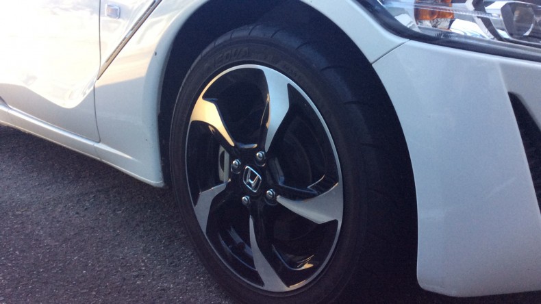 タイヤホイール前