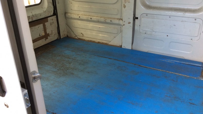 内装後方シート