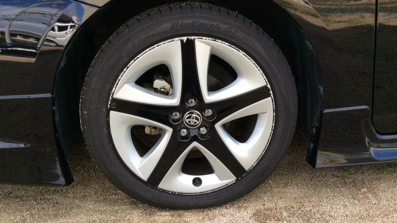 タイヤホイール前