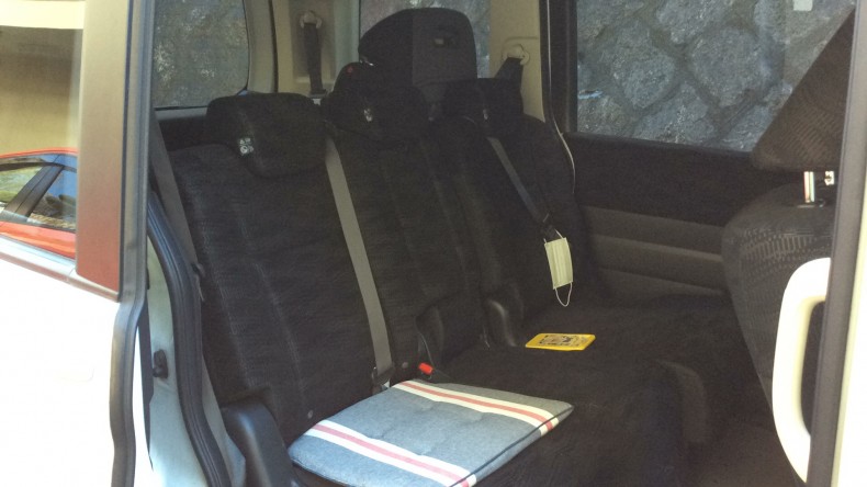 内装後方シート