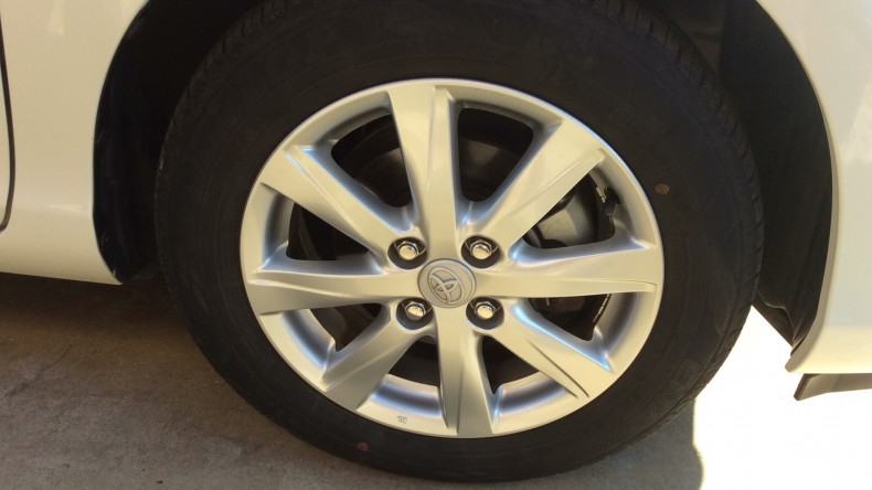 タイヤホイール前