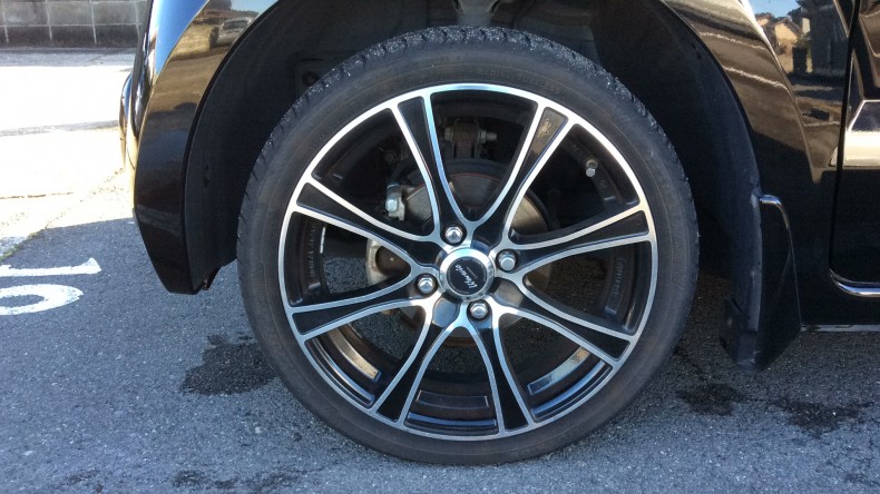 タイヤホイール前