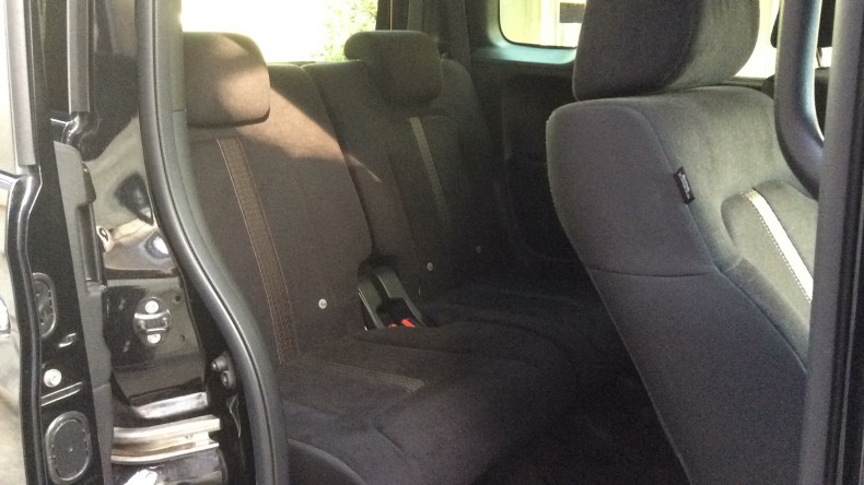 内装後方シート