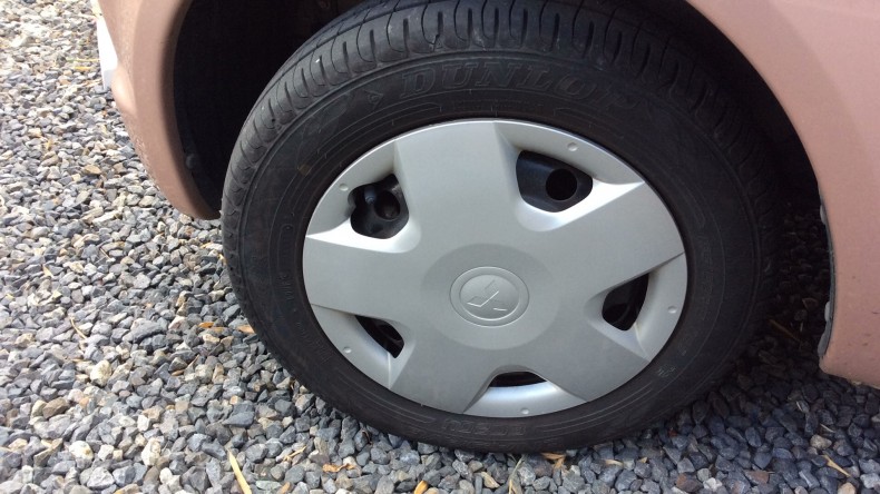 タイヤホイール前