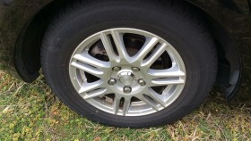 タイヤホイール前