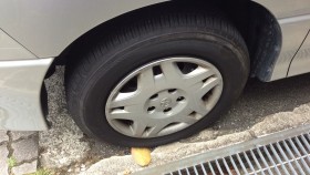 タイヤホイール前