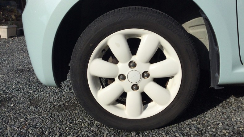 タイヤホイール前