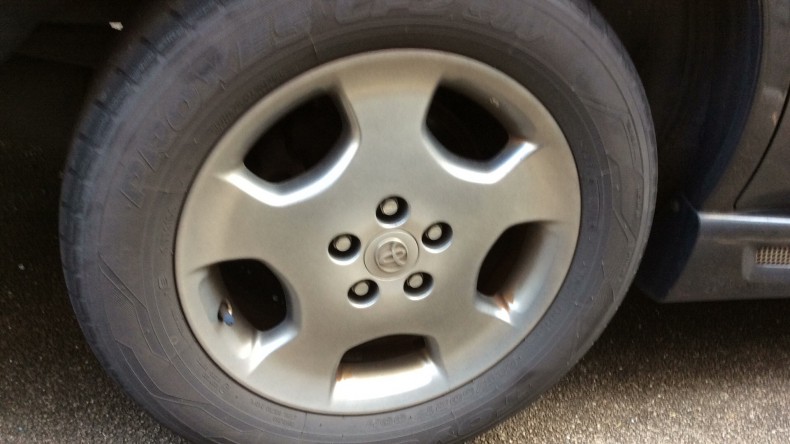 タイヤホイール前