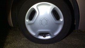 タイヤホイール前