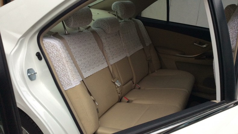 内装後方シート