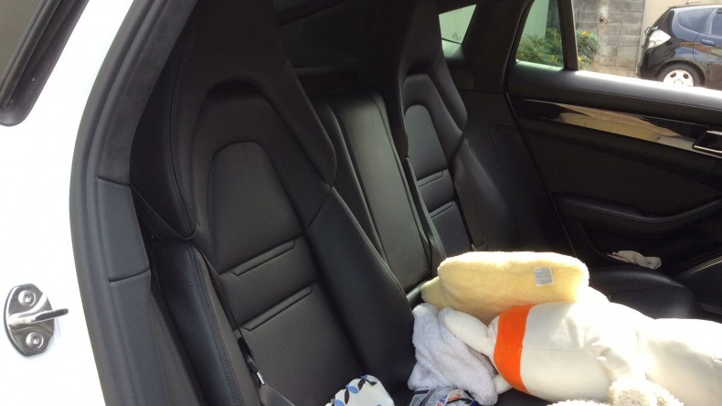 内装後方シート