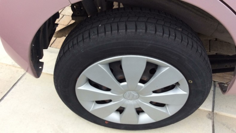 タイヤホイール前