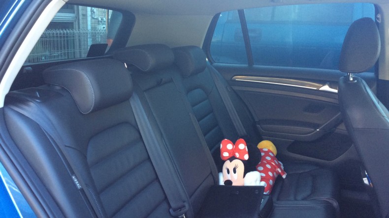 内装後方シート