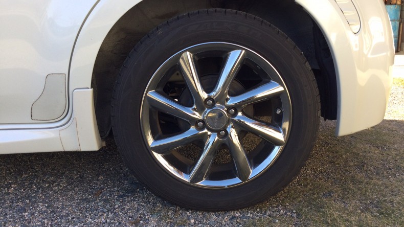 タイヤホイール前