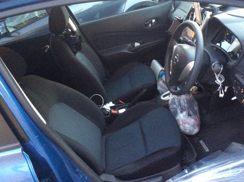 内装前方シート