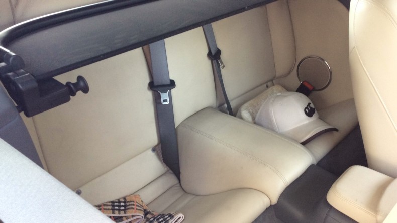 内装後方シート