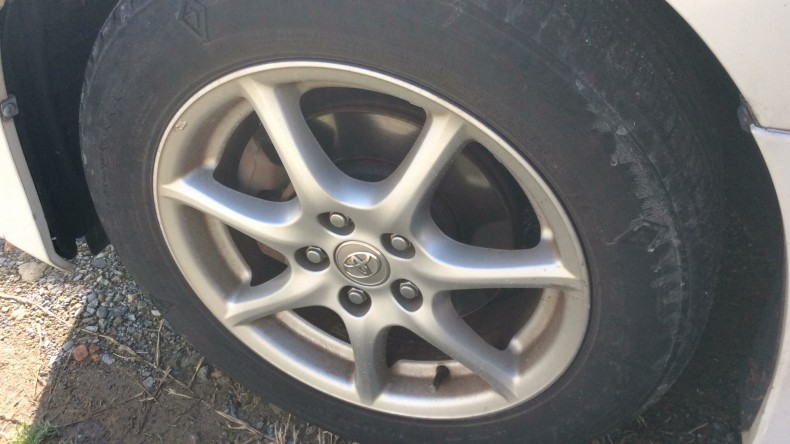 タイヤホイール前