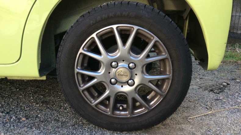 タイヤホイール前