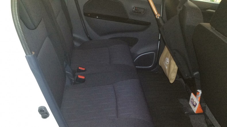 内装後方シート