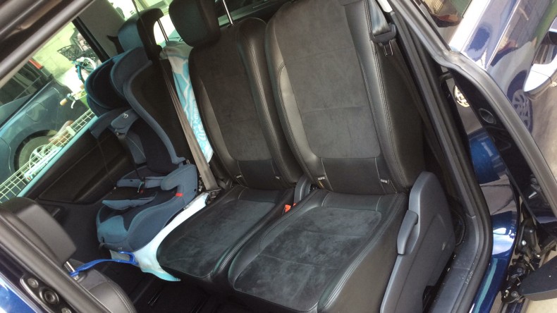 内装後方シート